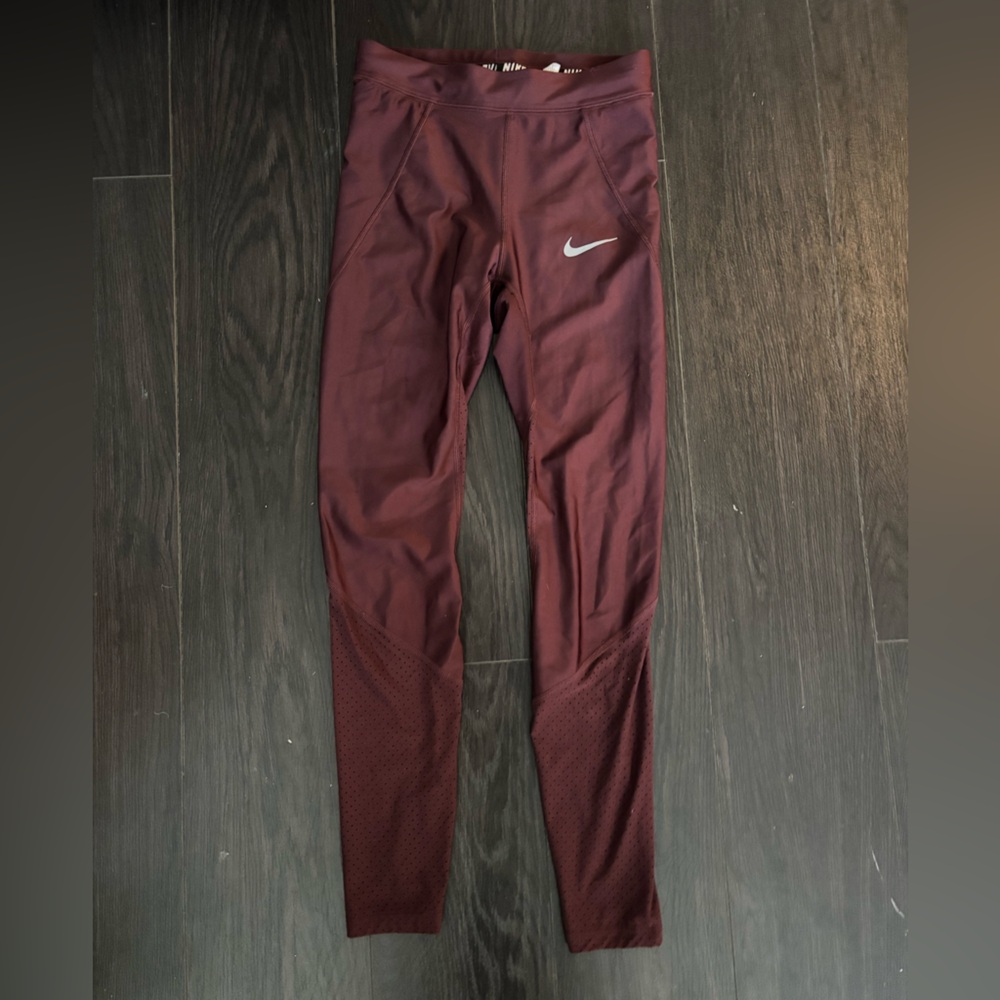 NIKE ATHLETIC LEGGINGS